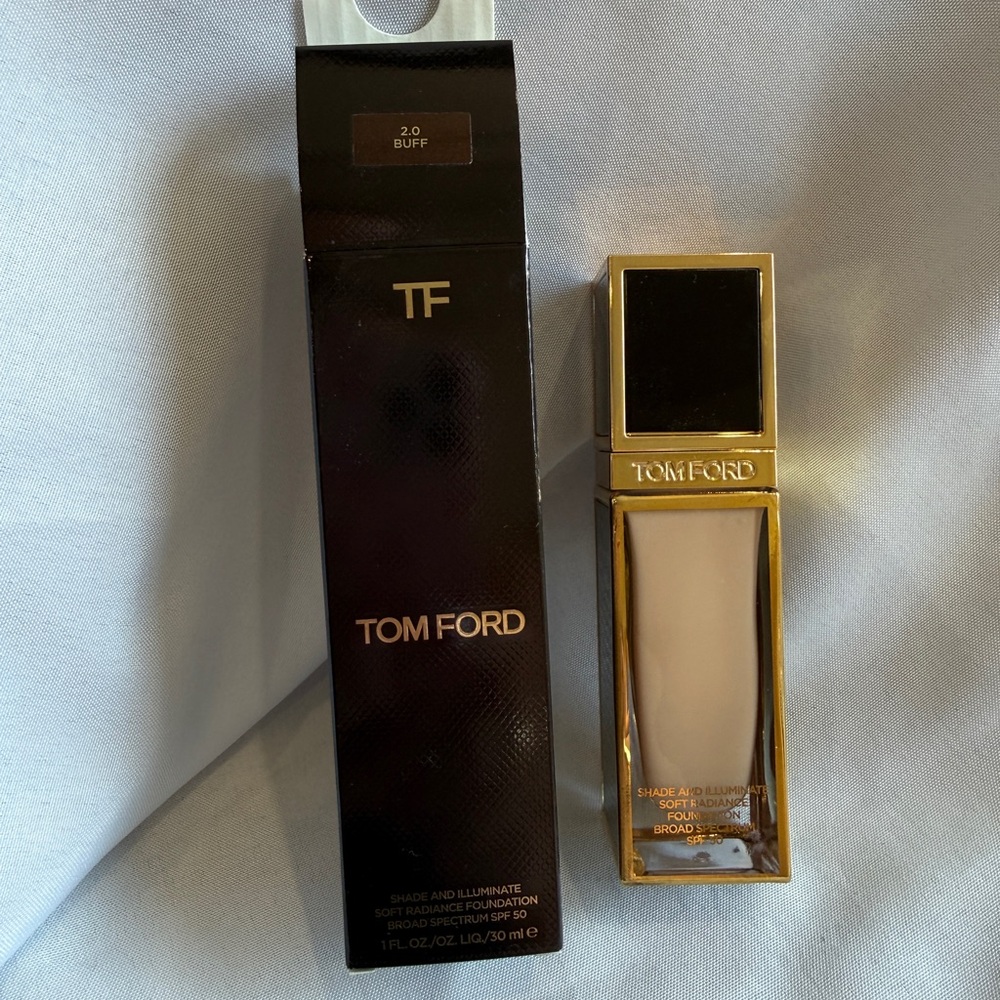 Tom Ford Shade and Illuminate Soft Radiance Foundation - Black & Gold Packaging